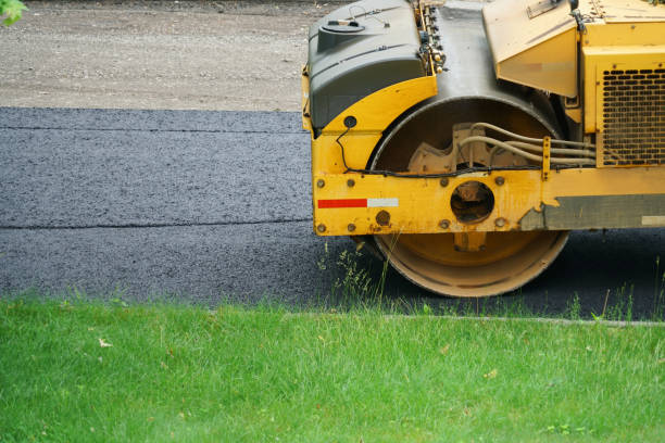 Best Professional Driveway Pavers  in Saukville, WI